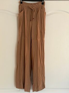 Democracy Relaxed Wide Leg Pants - Caramel
